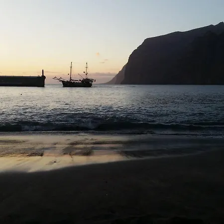 Acantilados De Gigantes, Islas Canarias, Espana