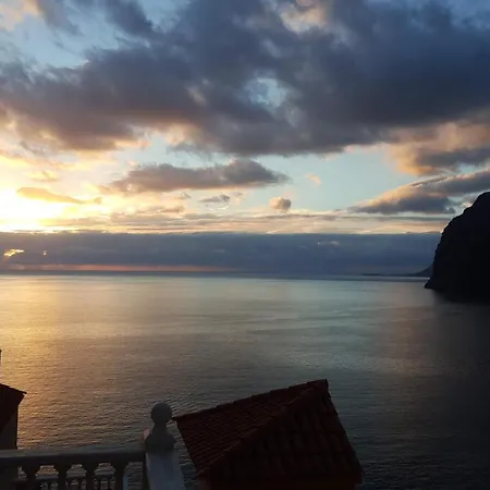 Daire Acantilados De Gigantes, Islas Canarias, Espana Acantilado de los Gigantes